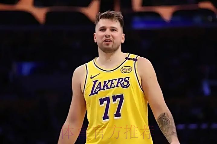 东契奇39+3+4,詹姆斯全能难救主,湖人不敌黄蜂5战4负俯冲附加赛 东契奇39+3+4,詹姆斯全能难救主,湖人不敌黄蜂5战4负俯冲附加赛